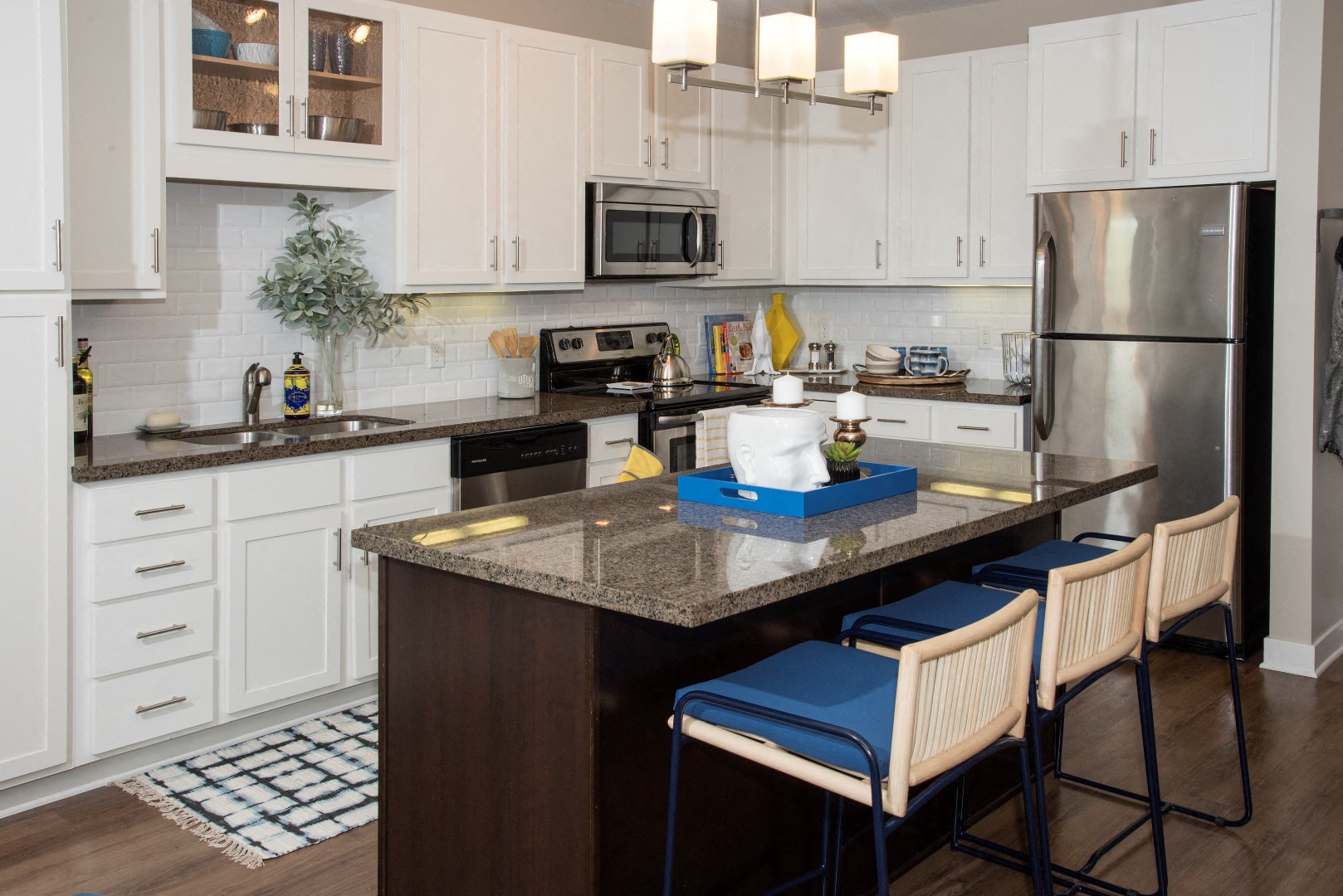 Beautiful two-toned kitchen cabinetry